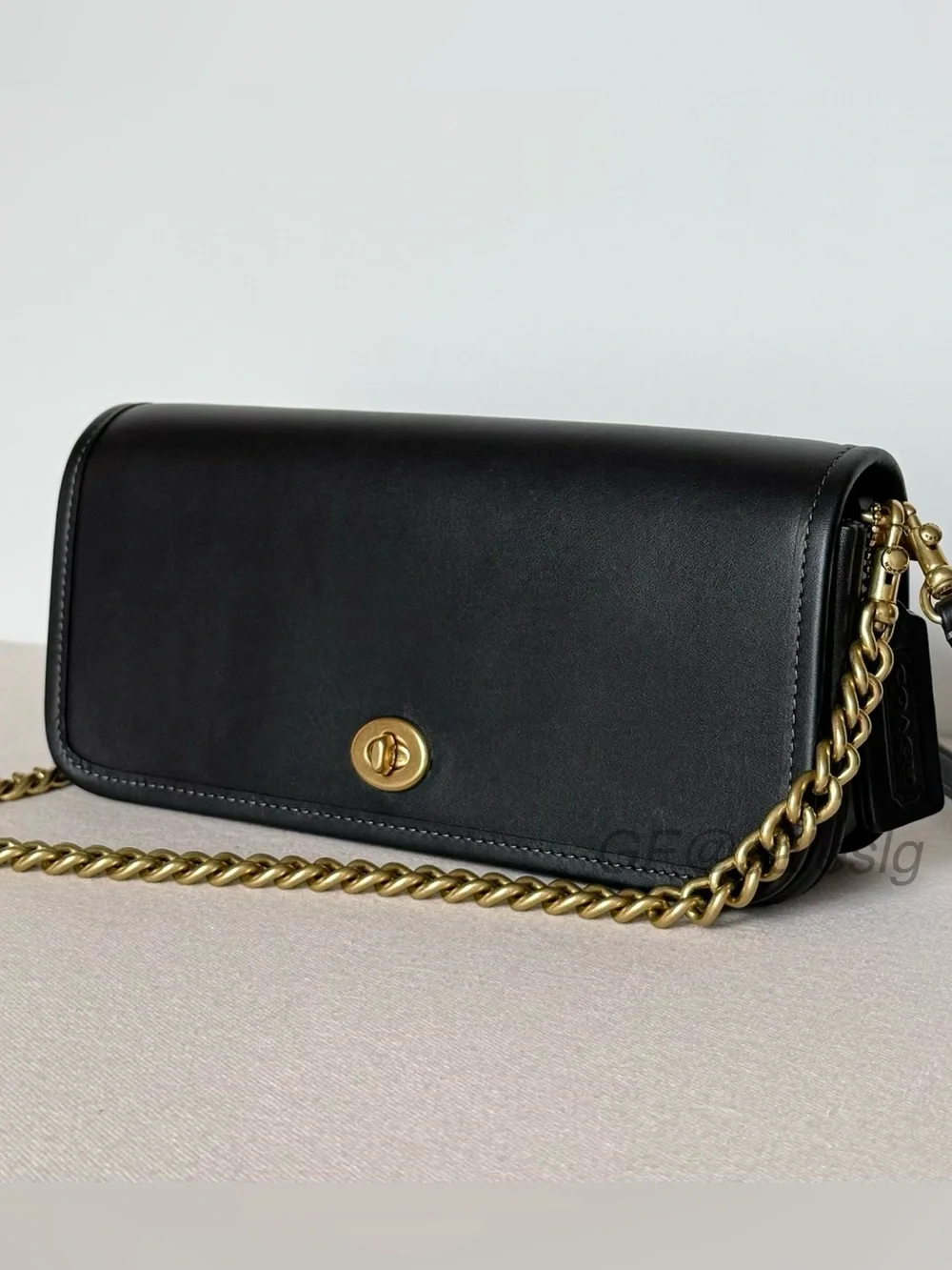 NWT Coach Dinky Shoulder Bag CW641 Black Glovetanned Leather Gold Hardware